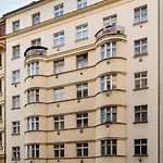 Cozy One-bedroom By Flora Metro Station Apartmán Praha