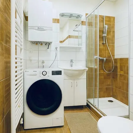 公寓 Cozy One-bedroom By Flora Metro Station