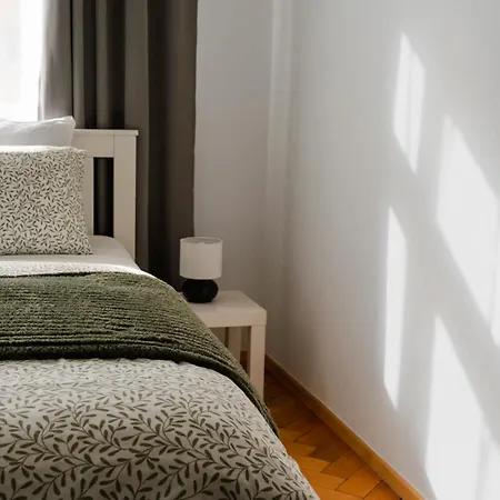 Cozy One-bedroom By Flora Metro Station Praha