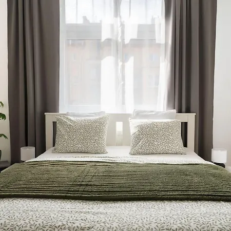 Apartmán Cozy One-bedroom By Flora Metro Station