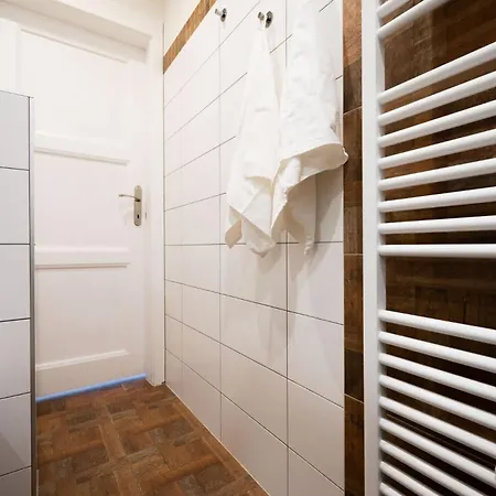 Cozy One-bedroom By Flora Metro Station * براغ